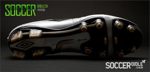 Umbro Speciali 3 Pro Football Boots - White/Black/Pewter