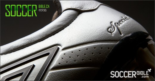 Umbro Speciali 3 Pro Football Boots - White/Black/Pewter