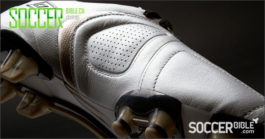 Umbro Speciali 3 Pro Football Boots - White/Black/Pewter