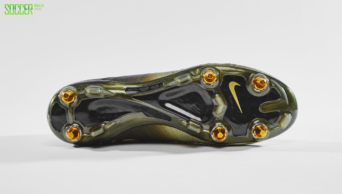 nike-cr-rare-gold-closer-look-img3