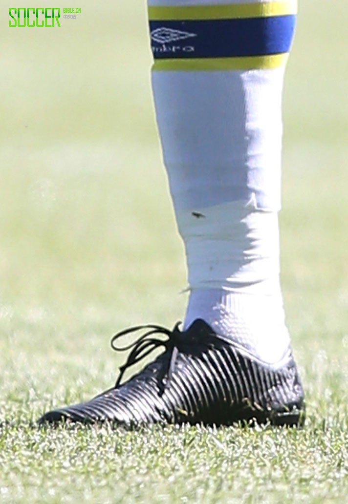 Kevin Mirallas (Everton) Nike Mercurial Vapor XI