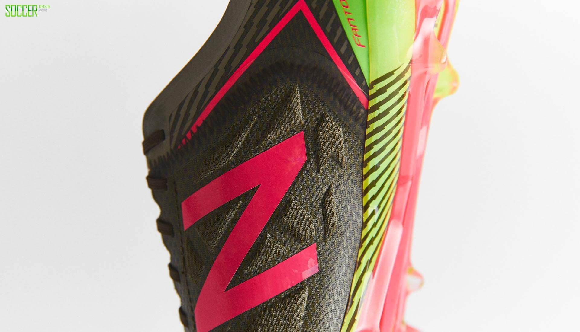new-balance-furon-3-boots-4