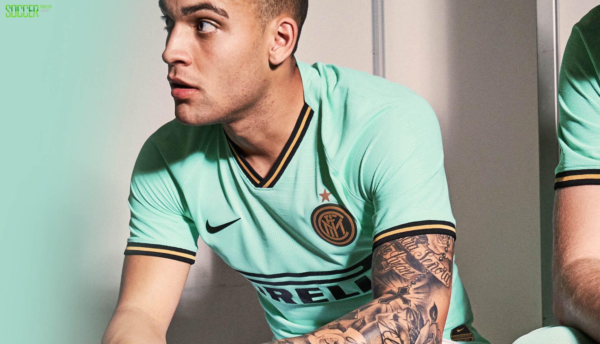 《SoccerBible》评选出的十年前TOP 30球衣