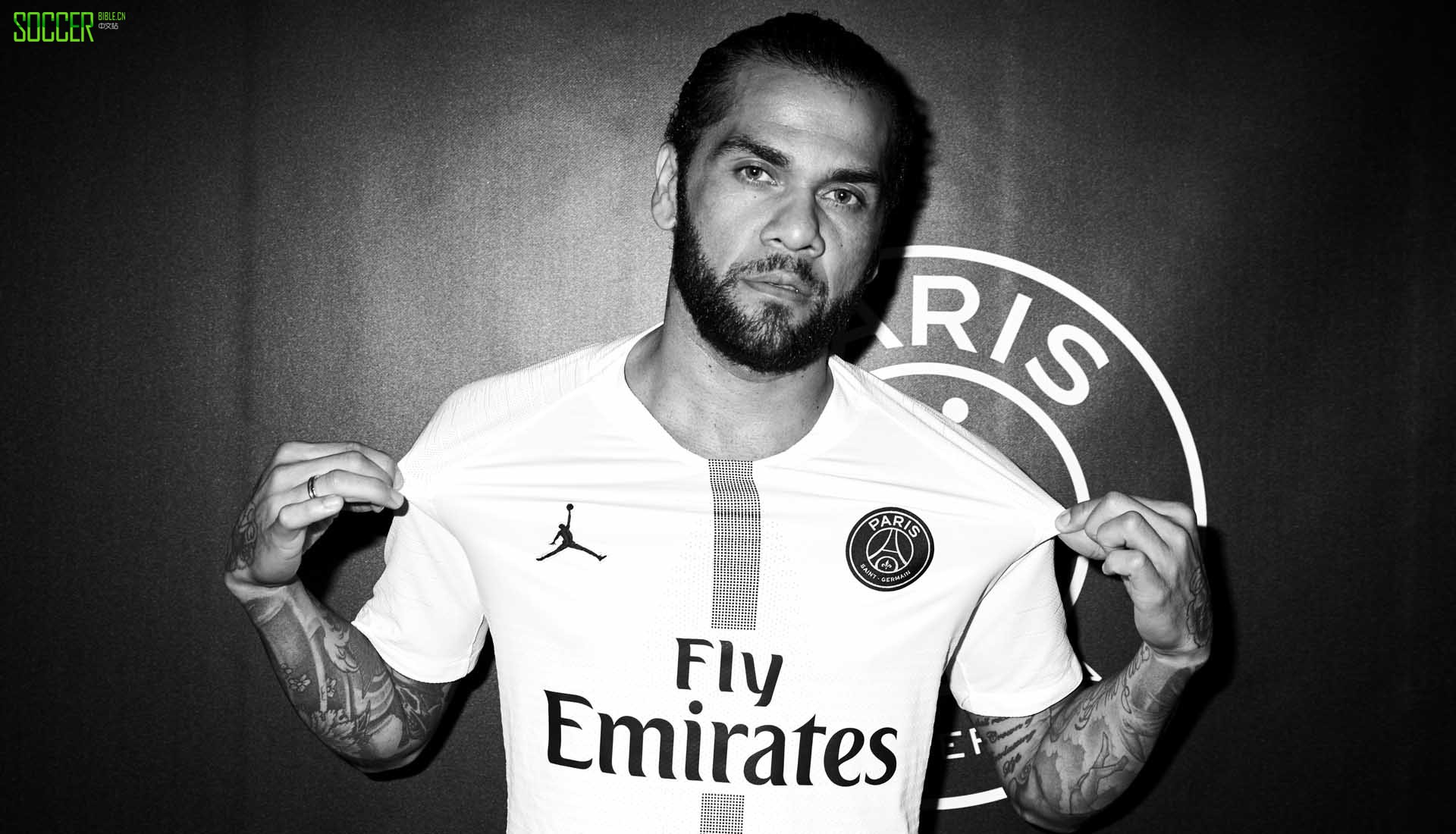 《SoccerBible》评选出的十年前TOP 30球衣